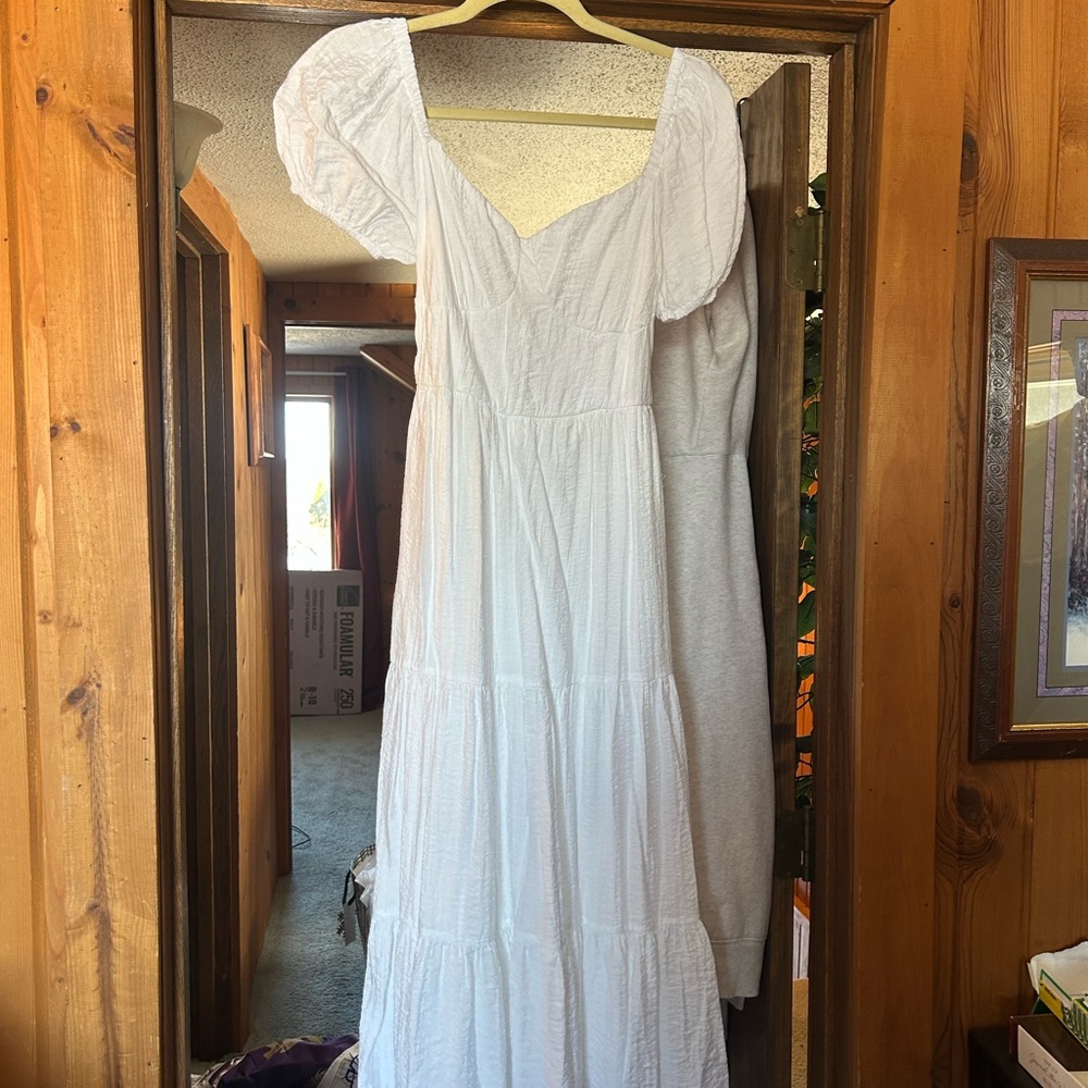 Jessica Simpson White Maxi Dress with Puff Sleeves